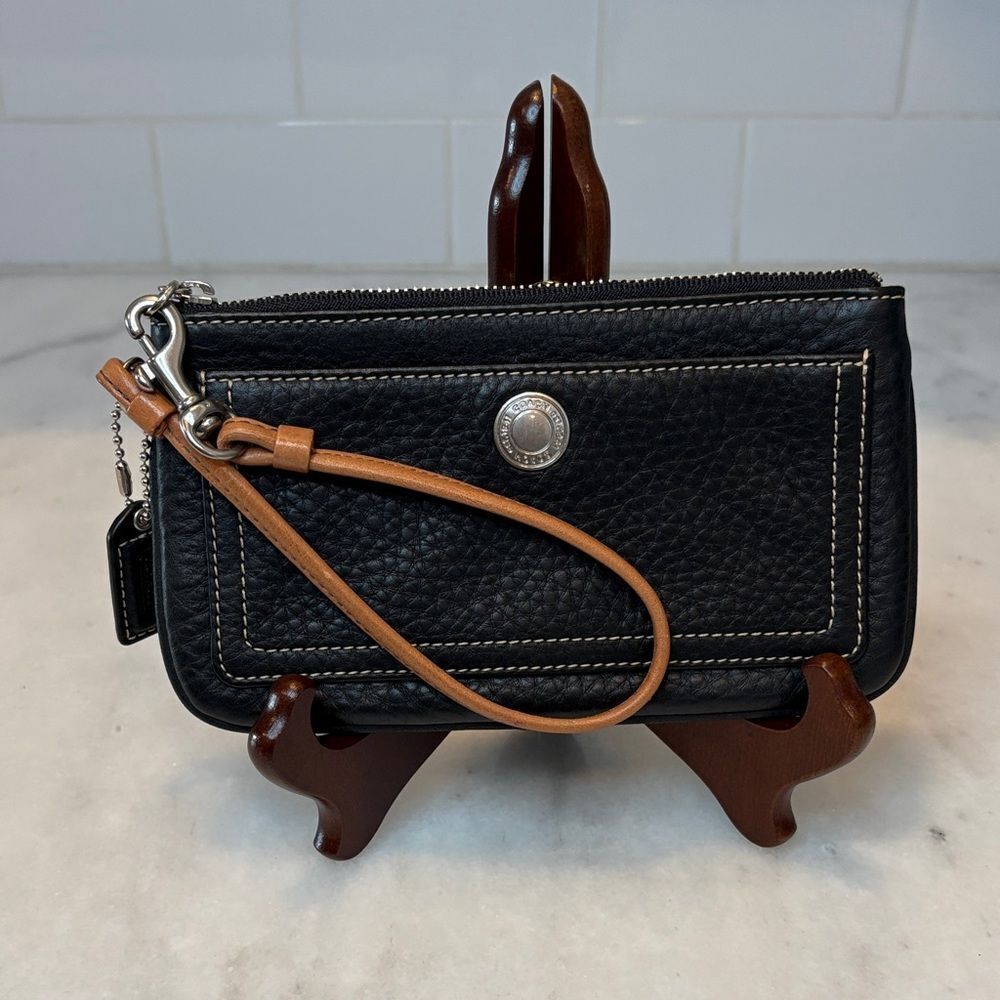 Coach Soho Wristlet Bag Purse Leather Black Pebbled Clutch